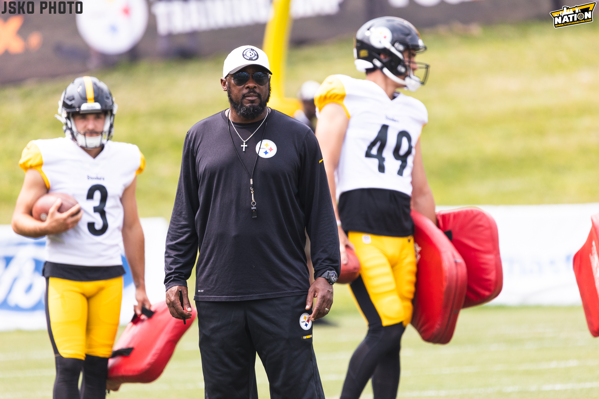 Steelers Head Coach Mike Tomlin Confident His Contract Will Be Renewed ...